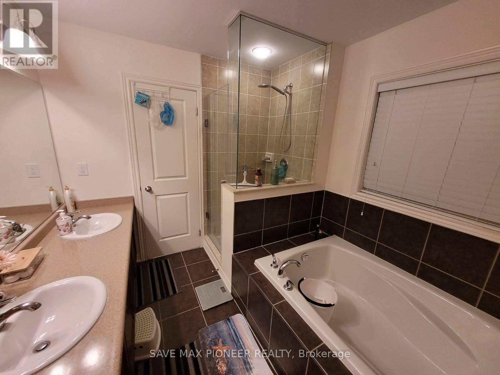 11 Ivor Crescent N, Brampton, Ontario  L7A 4L5 - Photo 18 - W12890546