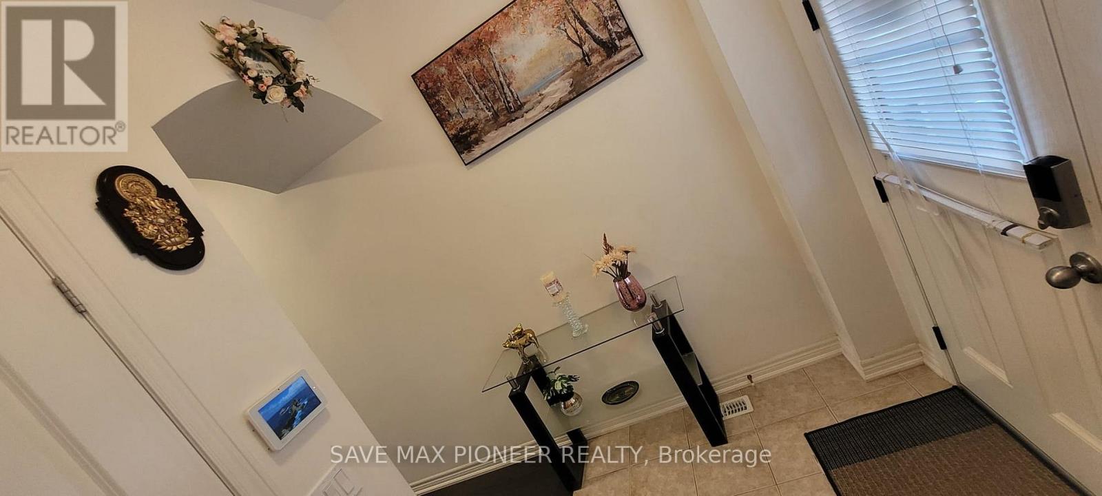 11 Ivor Crescent N, Brampton, Ontario  L7A 4L5 - Photo 2 - W12890546