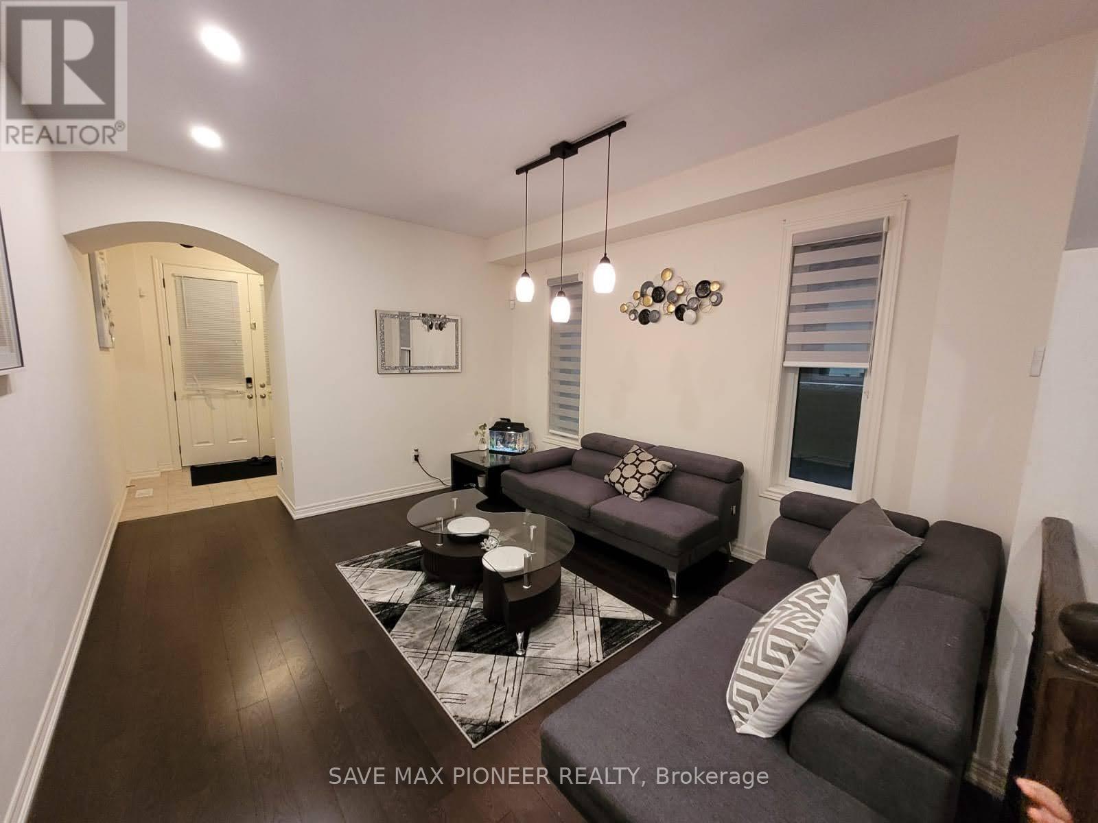 11 Ivor Crescent N, Brampton, Ontario  L7A 4L5 - Photo 33 - W12890546