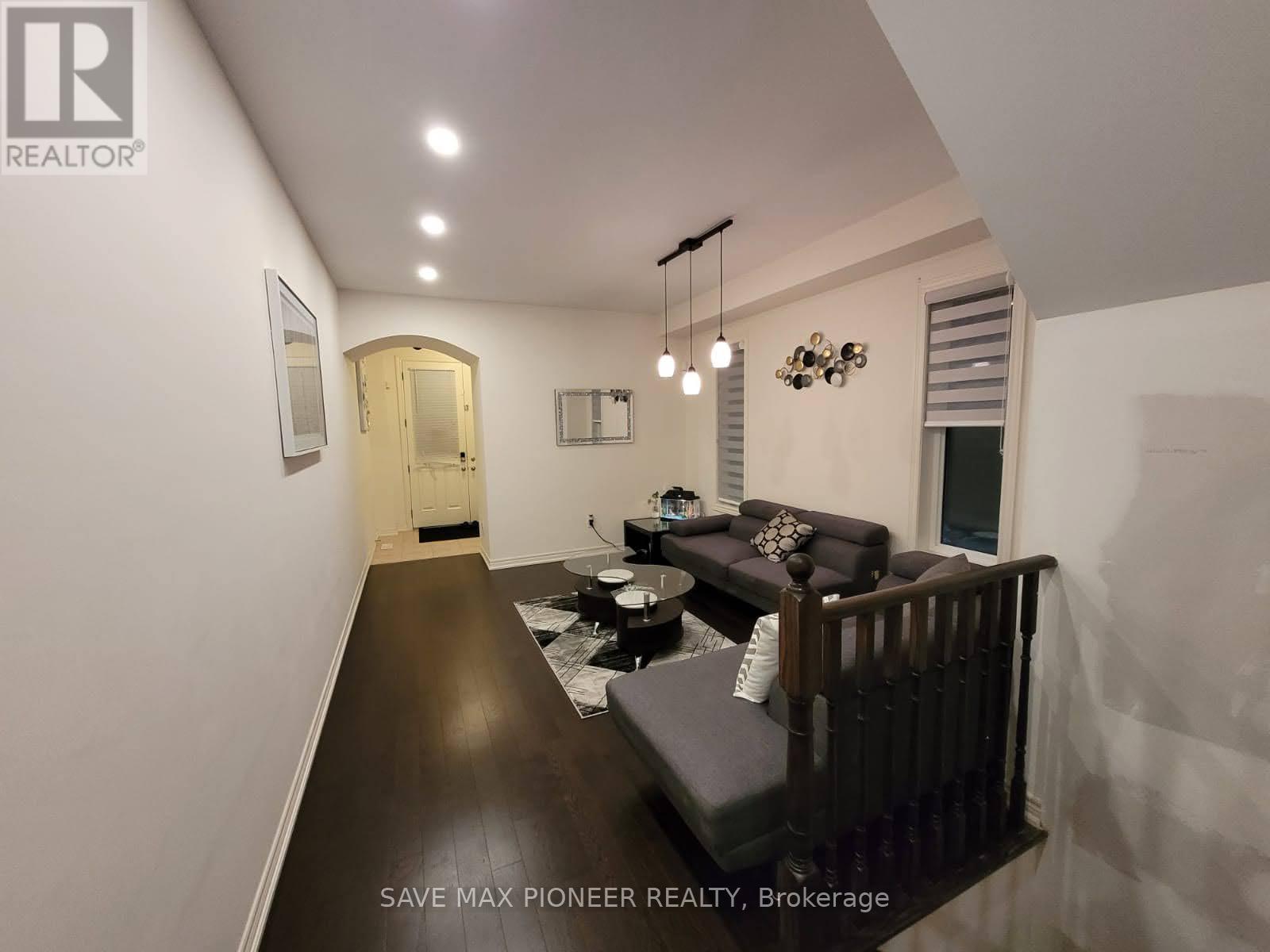 11 Ivor Crescent N, Brampton, Ontario  L7A 4L5 - Photo 34 - W12890546