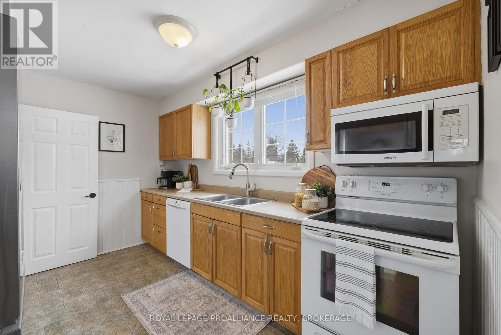 502 Mcewen Drive, Kingston, Ontario  K7M 3W7 - Photo 9 - X12890572