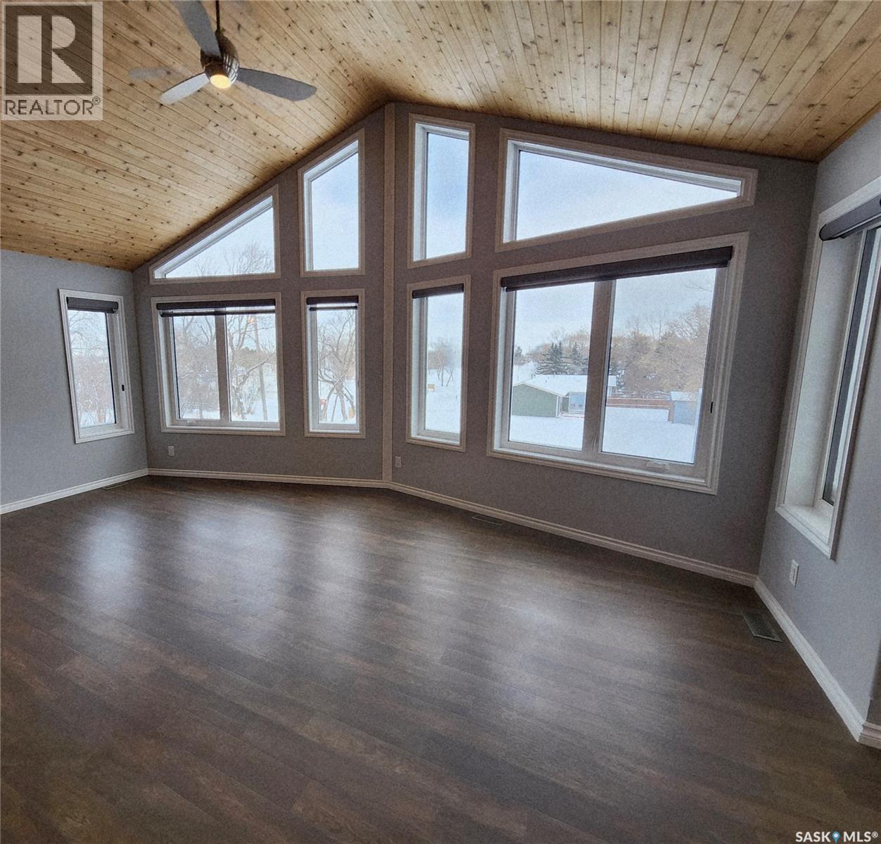 933 Front Street S, Broadview, Saskatchewan  S0G 0K0 - Photo 4 - SK030597