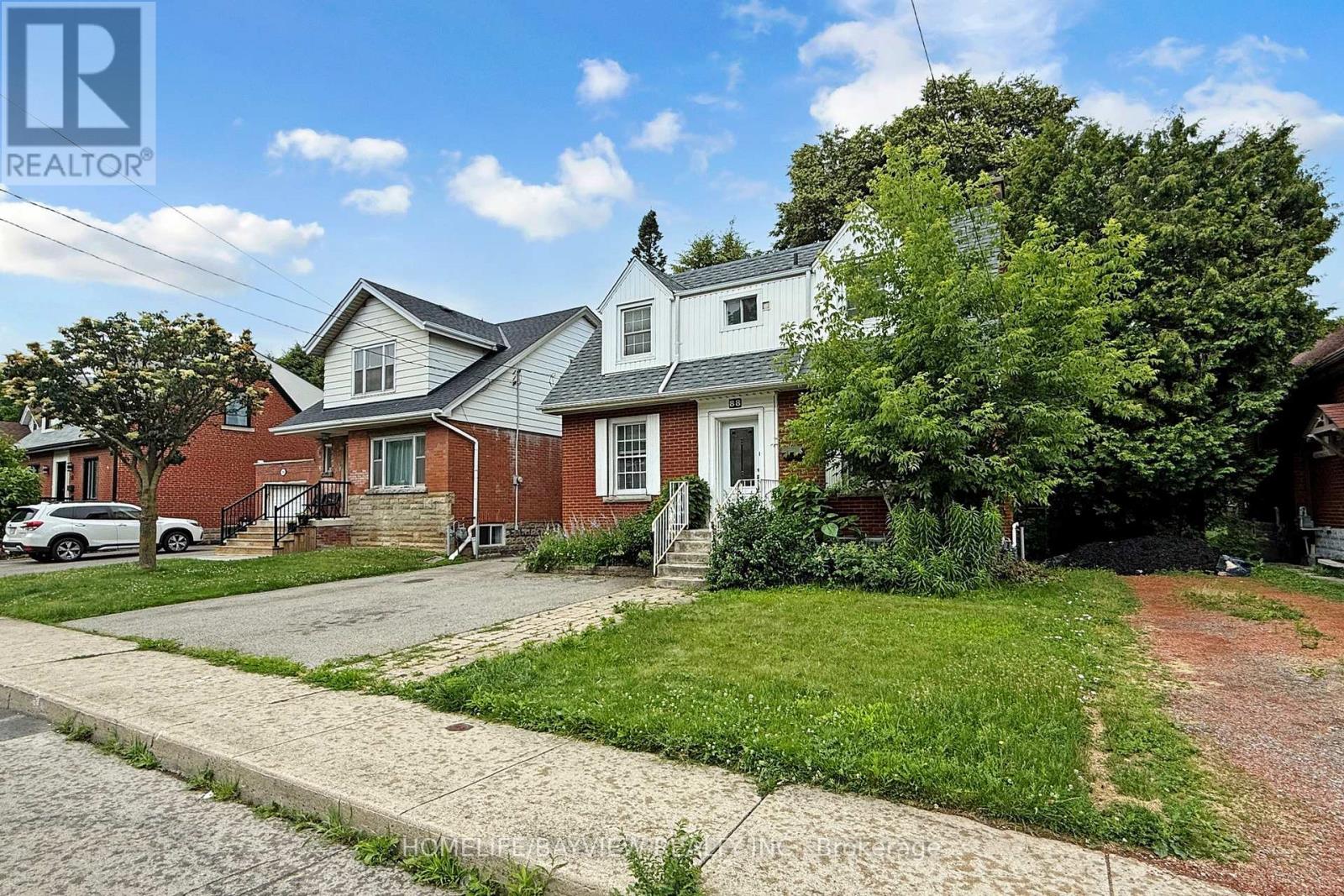 88 Arkell Street, Hamilton, Ontario  L8S 1N7 - Photo 2 - X12890354