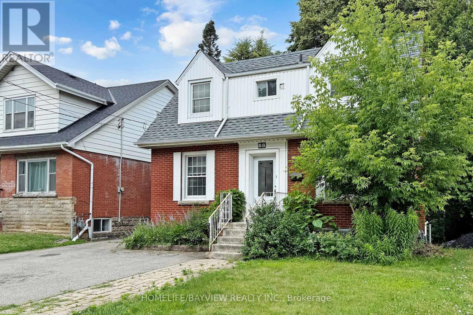 88 Arkell Street, Hamilton, Ontario  L8S 1N7 - Photo 4 - X12890354