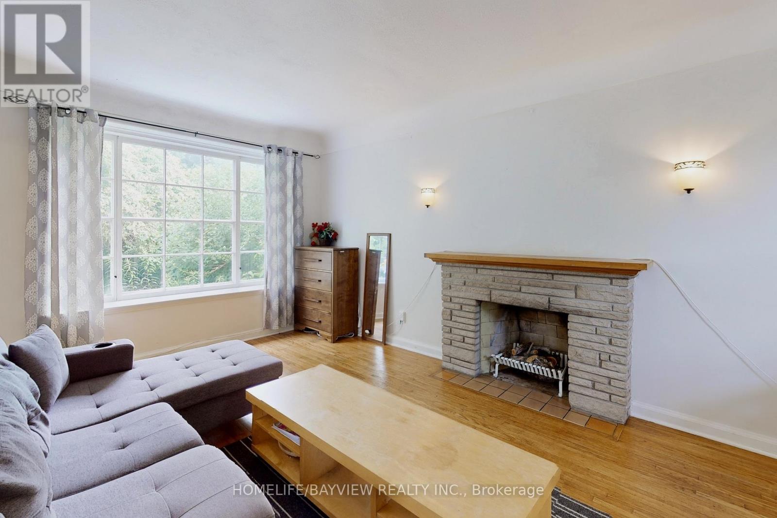 88 Arkell Street, Hamilton, Ontario  L8S 1N7 - Photo 9 - X12890354