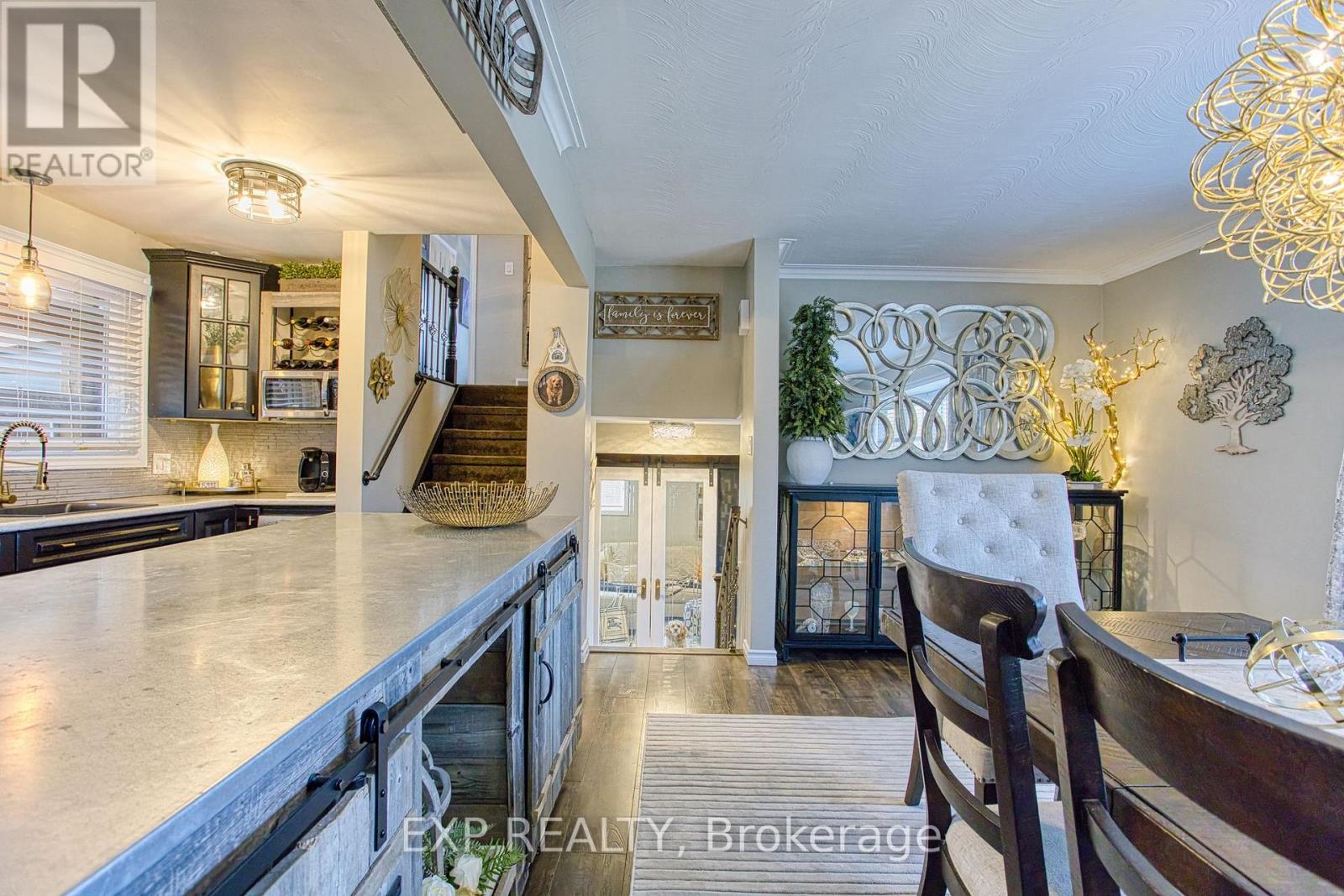 4504 Queensway Gardens, Niagara Falls, Ontario  L2E 6P7 - Photo 21 - X12890366