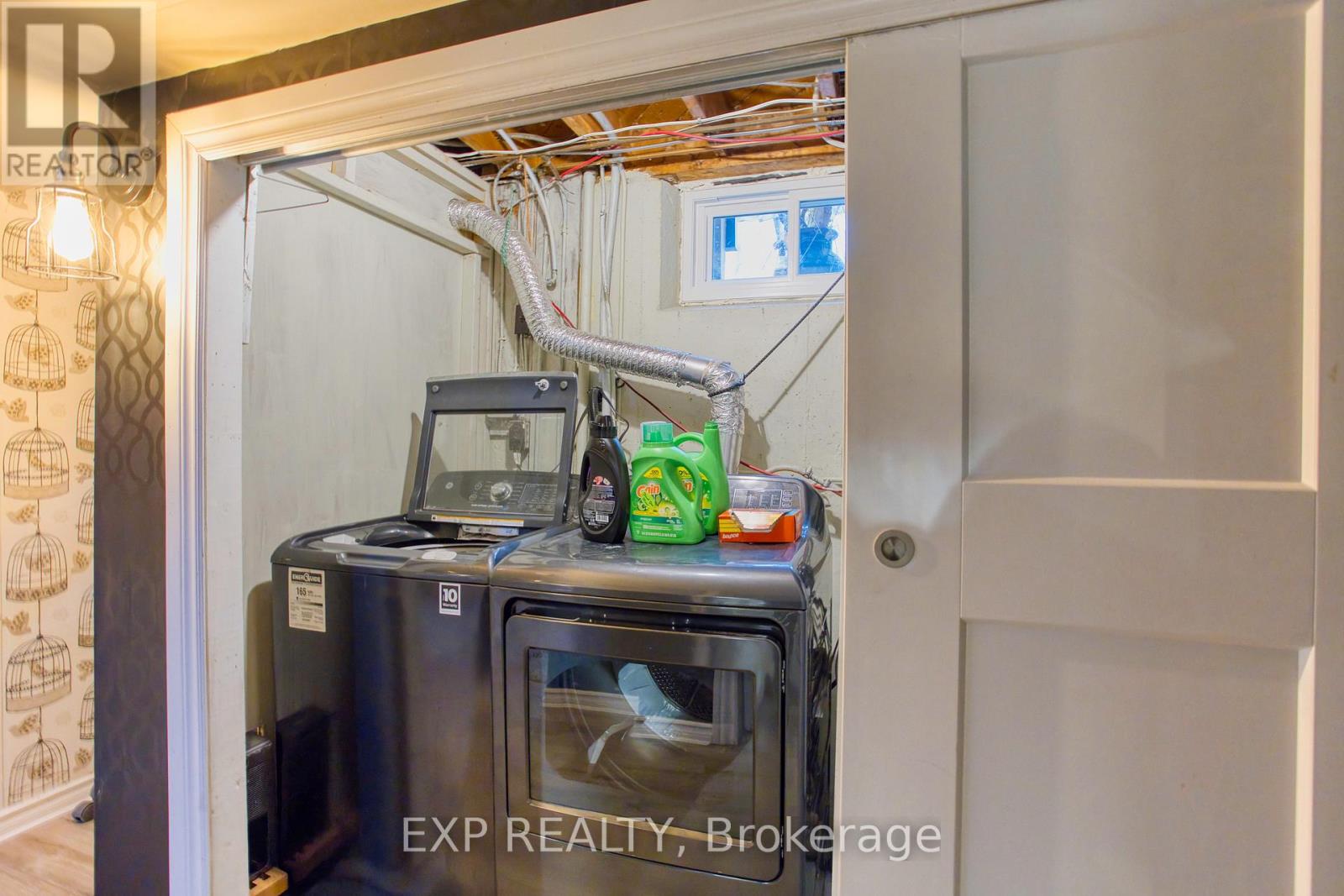 4504 Queensway Gardens, Niagara Falls, Ontario  L2E 6P7 - Photo 31 - X12890366