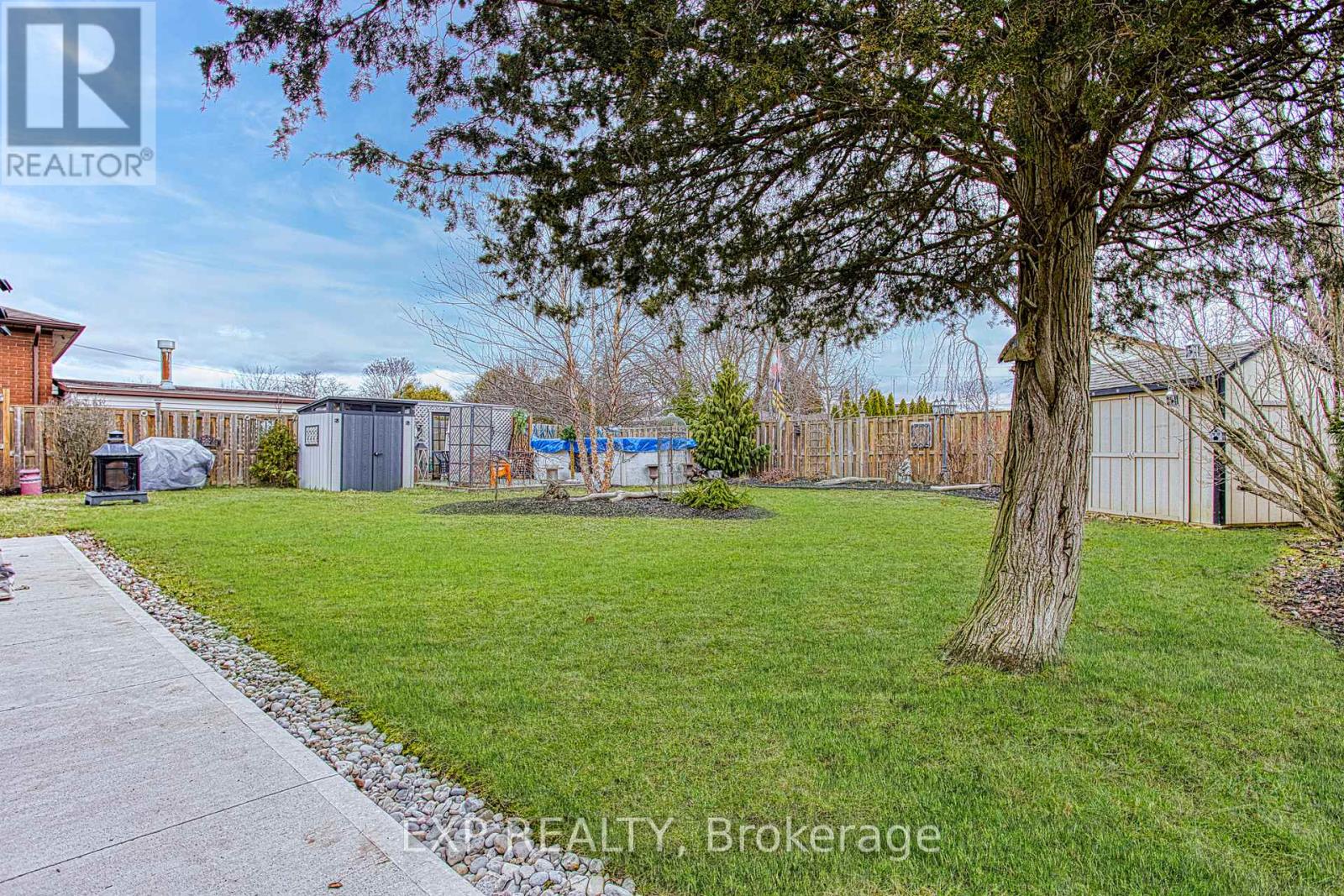 4504 Queensway Gardens, Niagara Falls, Ontario  L2E 6P7 - Photo 34 - X12890366