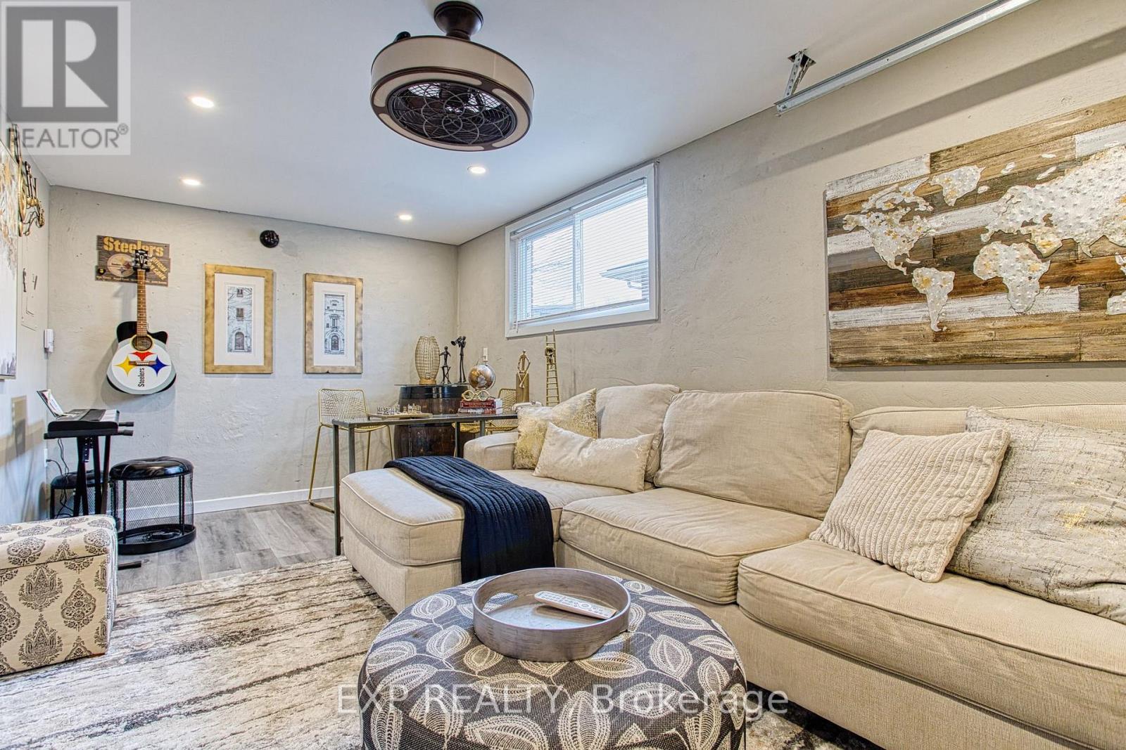 4504 Queensway Gardens, Niagara Falls, Ontario  L2E 6P7 - Photo 7 - X12890366