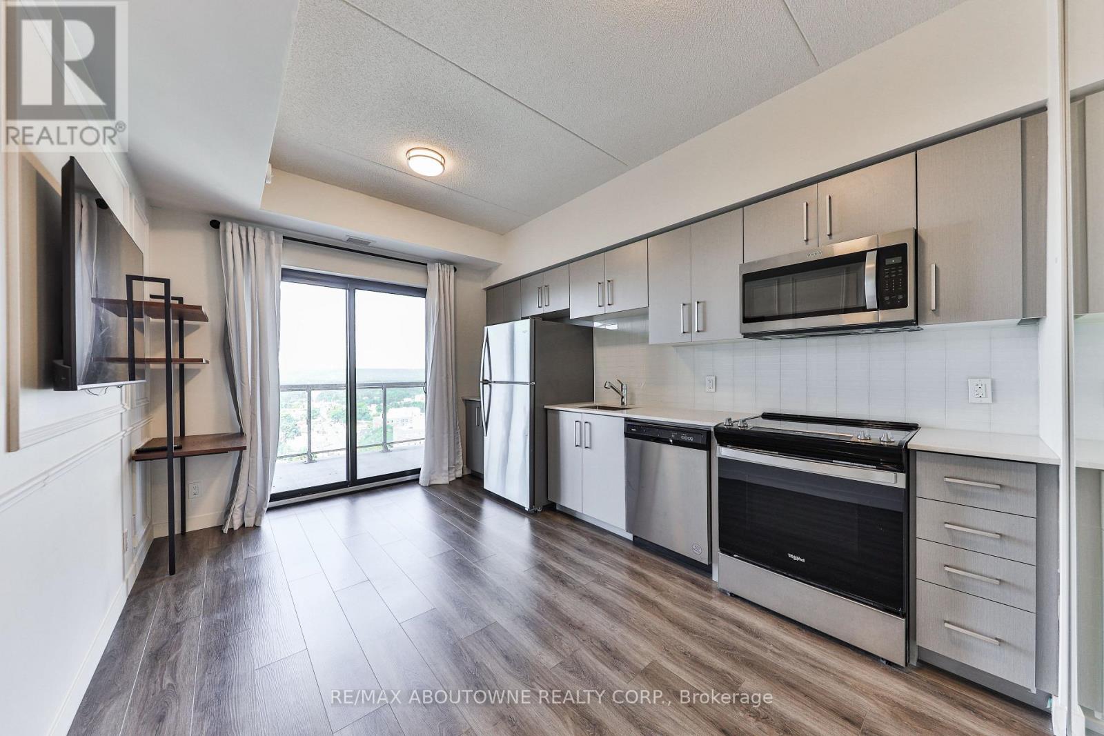 1806 - 15 Queen Street, Hamilton, Ontario  L8P 3R6 - Photo 10 - X12890386