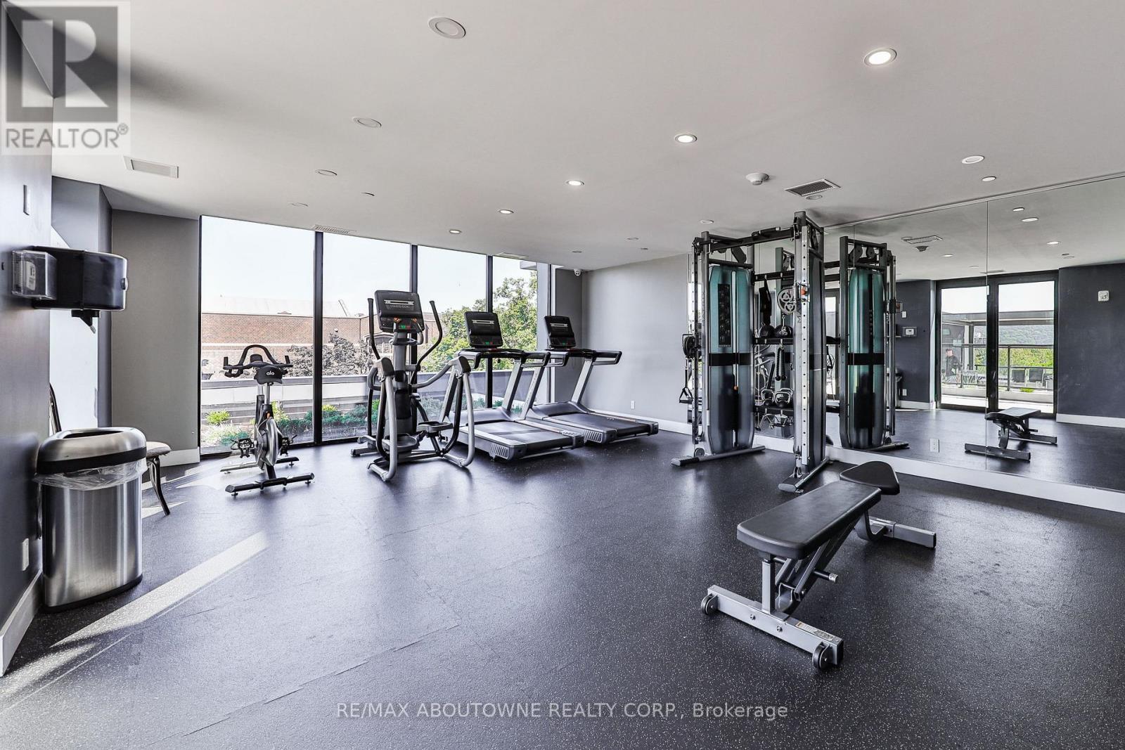 1806 - 15 Queen Street, Hamilton, Ontario  L8P 3R6 - Photo 15 - X12890386