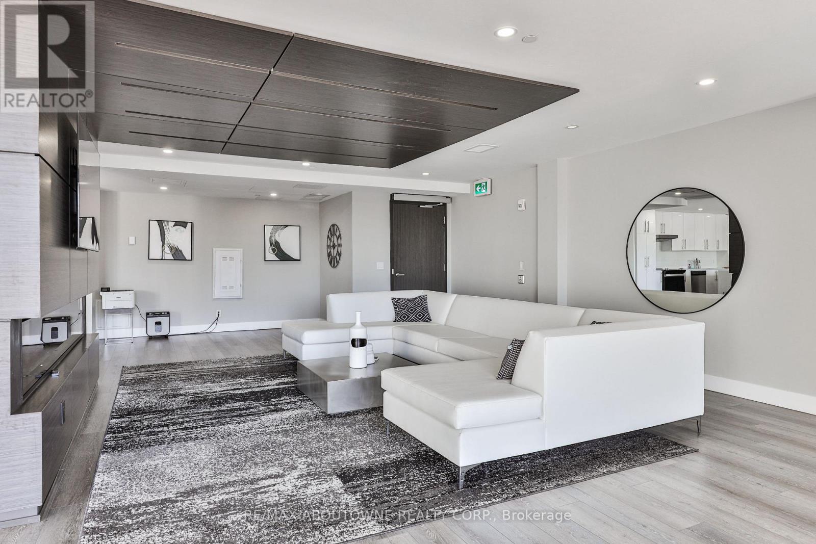 1806 - 15 Queen Street, Hamilton, Ontario  L8P 3R6 - Photo 18 - X12890386