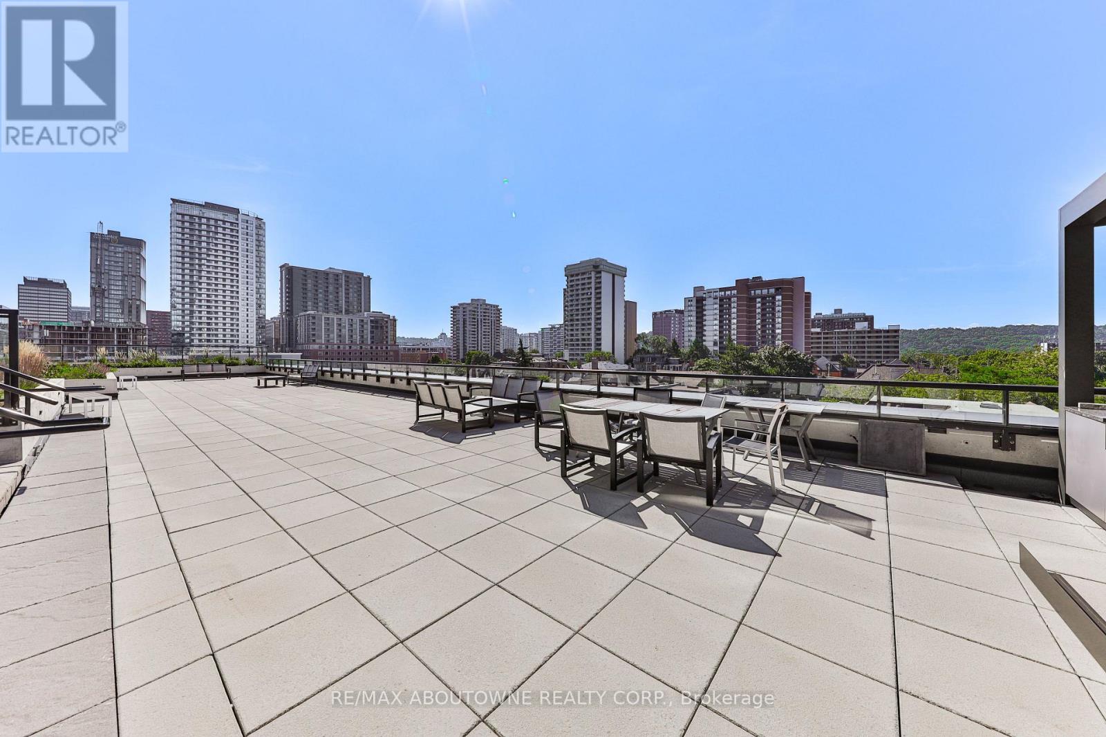 1806 - 15 Queen Street, Hamilton, Ontario  L8P 3R6 - Photo 19 - X12890386