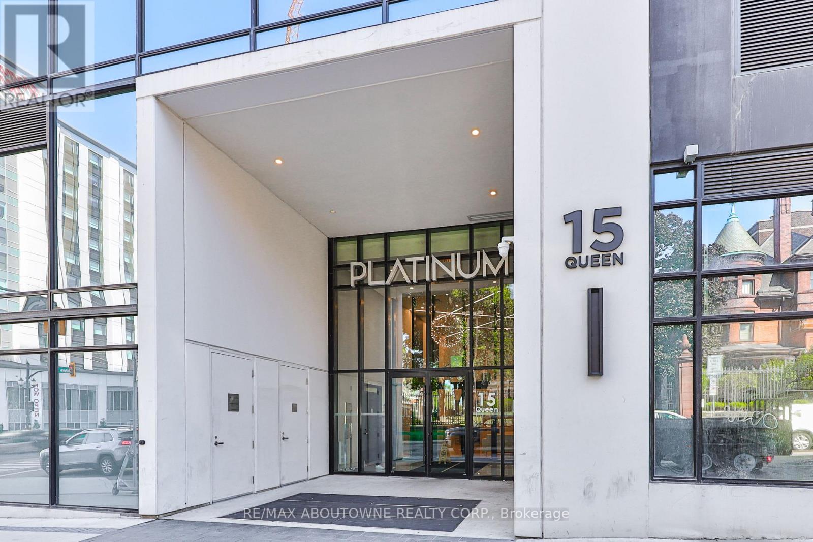 1806 - 15 Queen Street, Hamilton, Ontario  L8P 3R6 - Photo 2 - X12890386