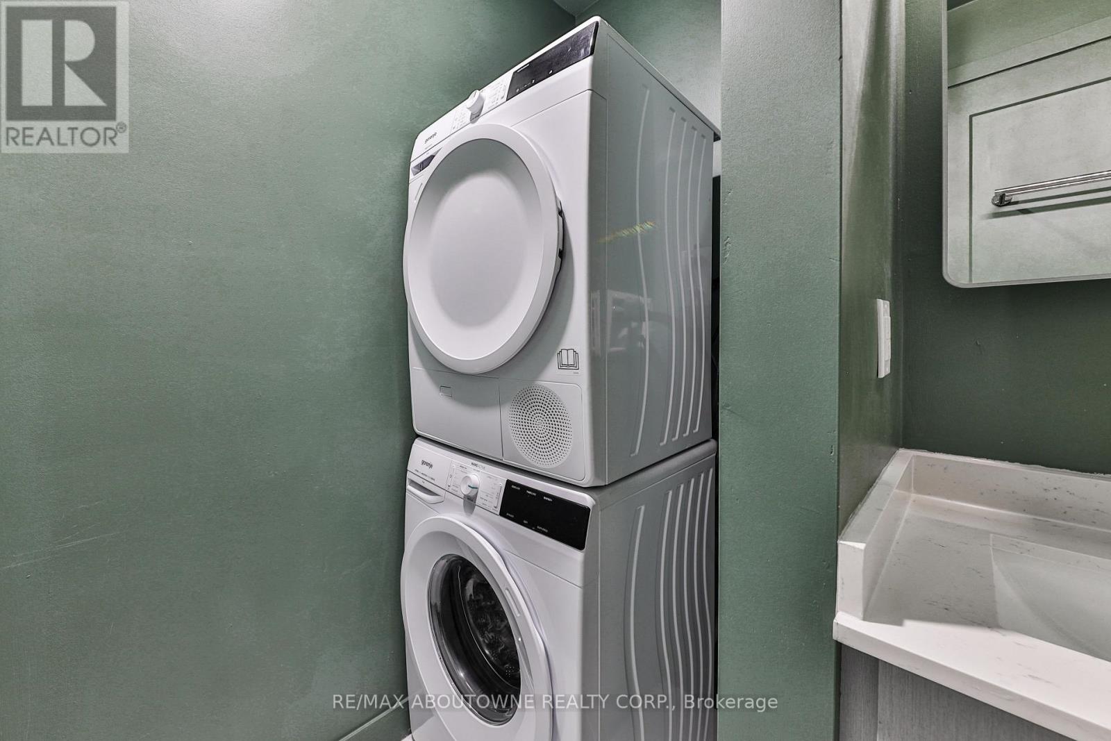 1806 - 15 Queen Street, Hamilton, Ontario  L8P 3R6 - Photo 7 - X12890386