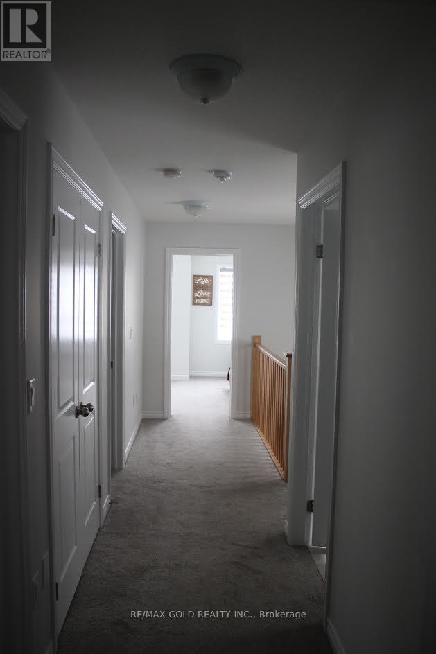 30 Henry Maracle Street E, North Dumfries, Ontario  N0B 1E0 - Photo 11 - X12890506