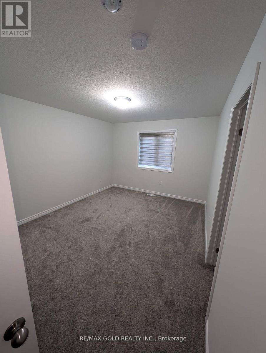 30 Henry Maracle Street E, North Dumfries, Ontario  N0B 1E0 - Photo 13 - X12890506