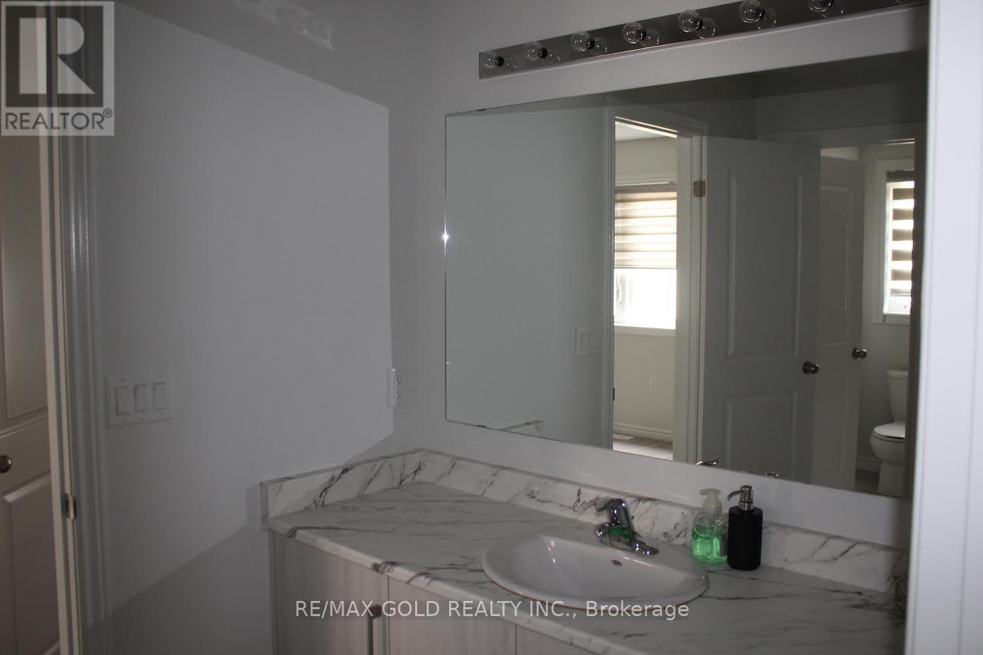 30 Henry Maracle Street E, North Dumfries, Ontario  N0B 1E0 - Photo 18 - X12890506