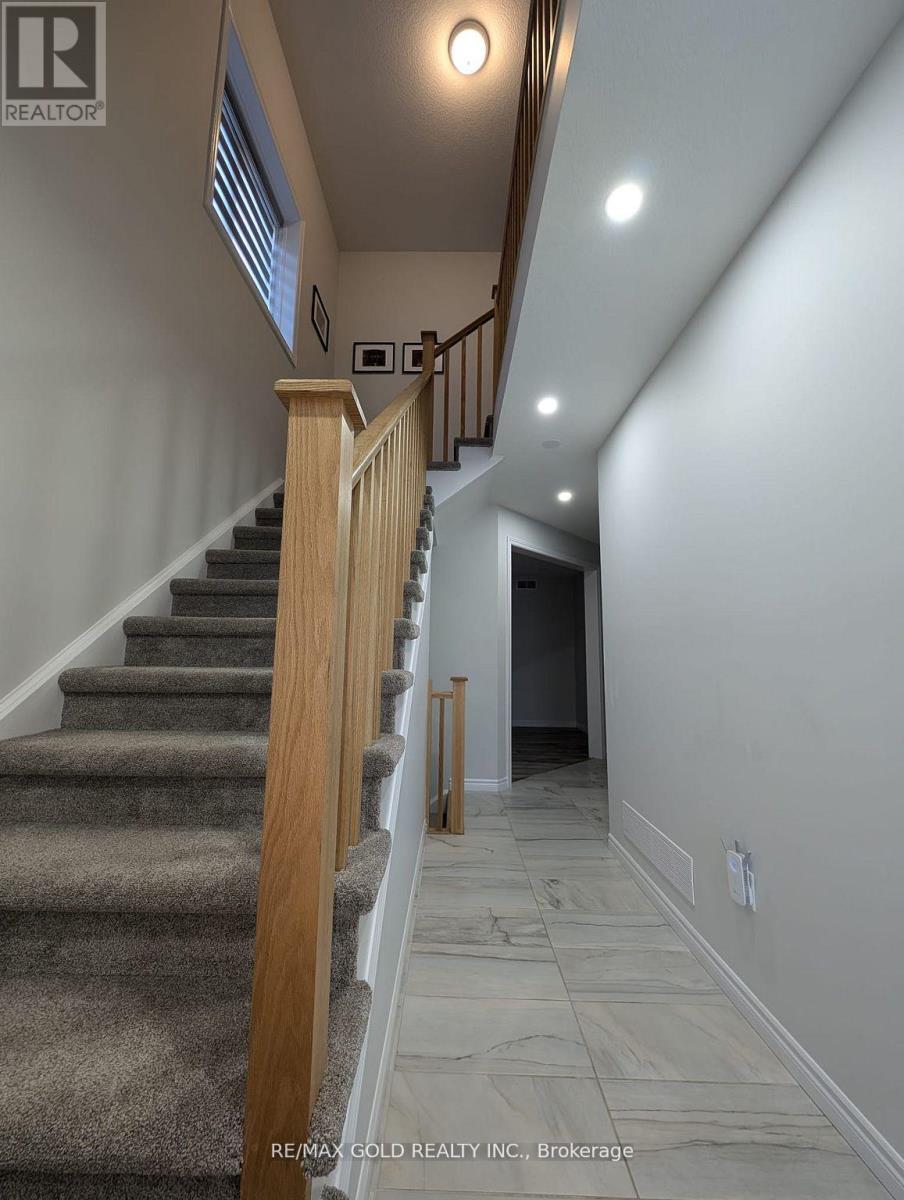 30 Henry Maracle Street E, North Dumfries, Ontario  N0B 1E0 - Photo 7 - X12890506