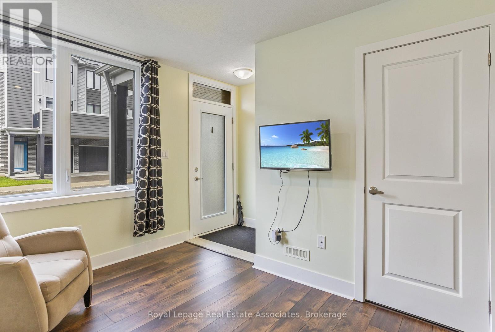 16 - 177 Edgevalley Road, London East, Ontario  N5V 0C5 - Photo 9 - X12890510