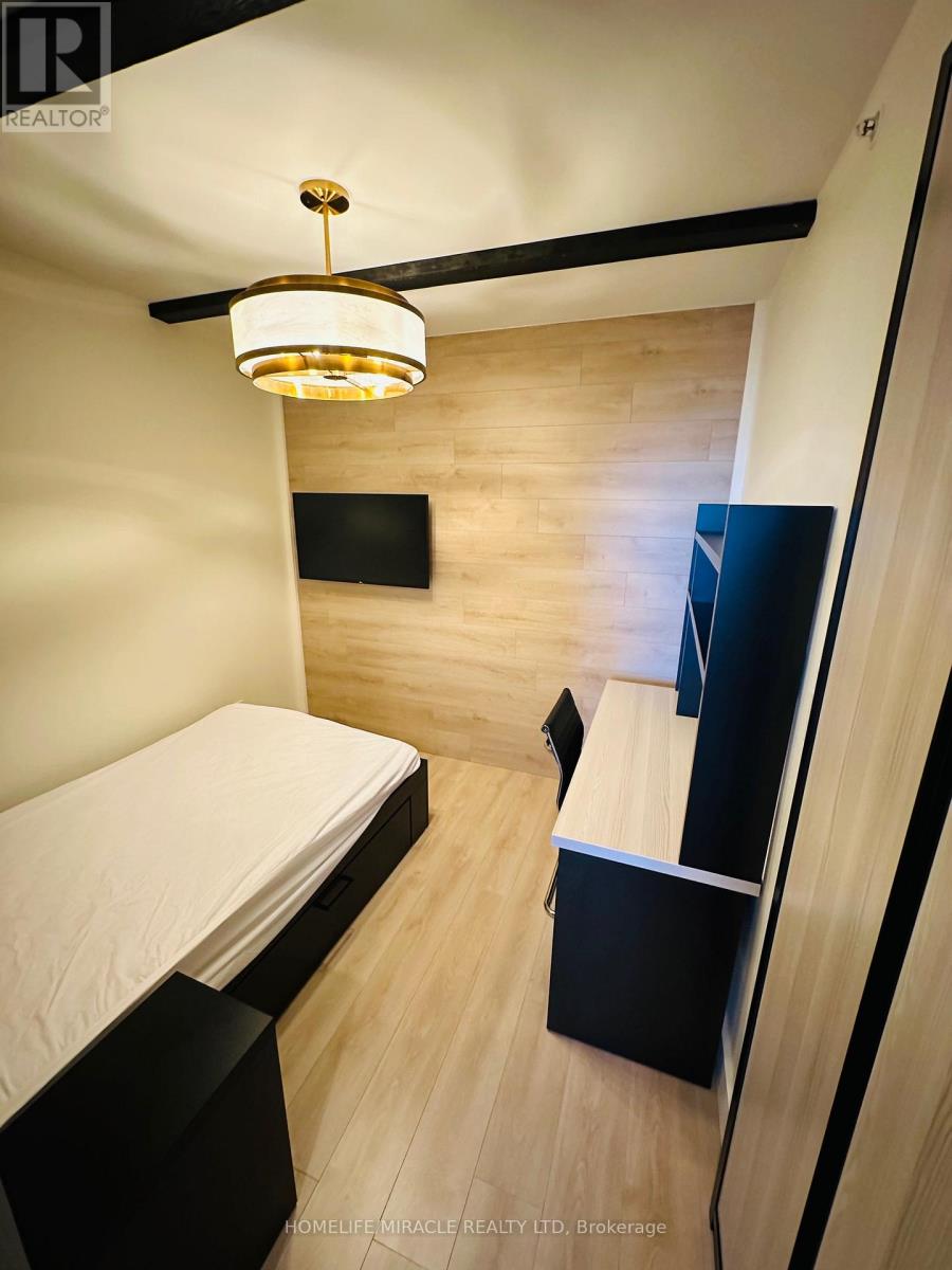 2226 - 145 Columbia Street W, Waterloo, Ontario  N2L 3L2 - Photo 10 - X12890512