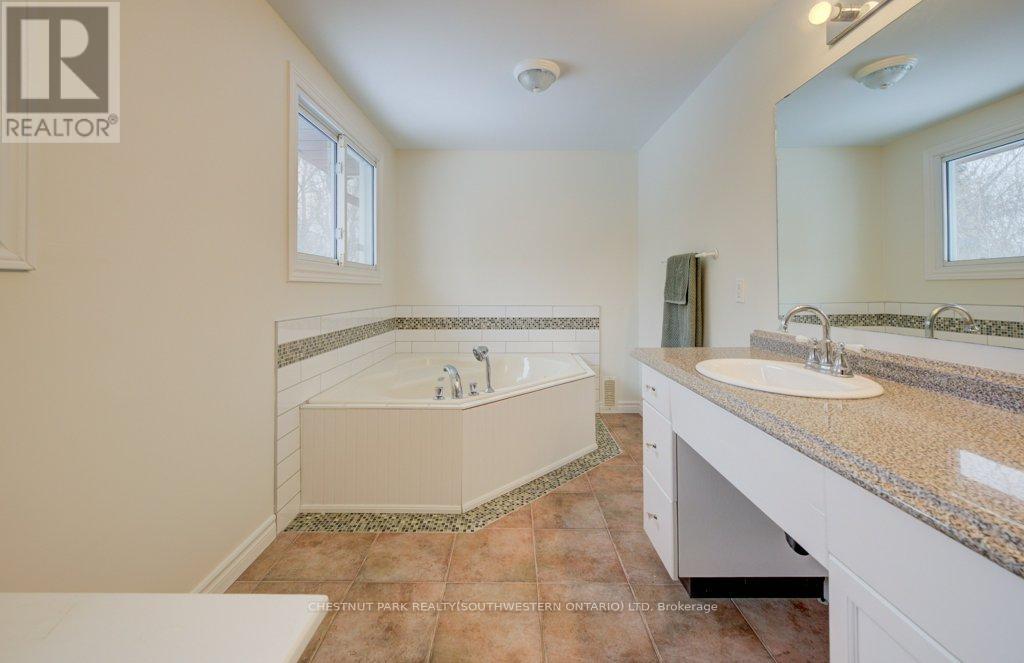 776 Scottsdale Drive, Guelph, Ontario  N1G 3L8 - Photo 26 - X12890540