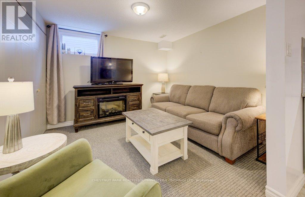 776 Scottsdale Drive, Guelph, Ontario  N1G 3L8 - Photo 32 - X12890540