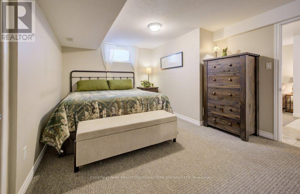 776 Scottsdale Drive, Guelph, Ontario  N1G 3L8 - Photo 35 - X12890540