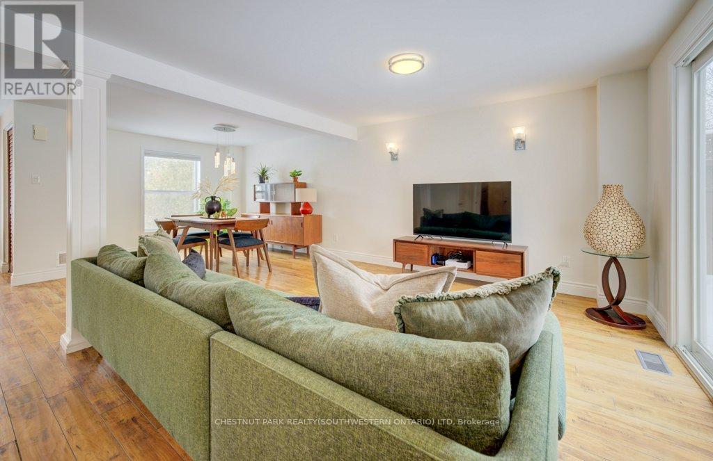 776 Scottsdale Drive, Guelph, Ontario  N1G 3L8 - Photo 9 - X12890540