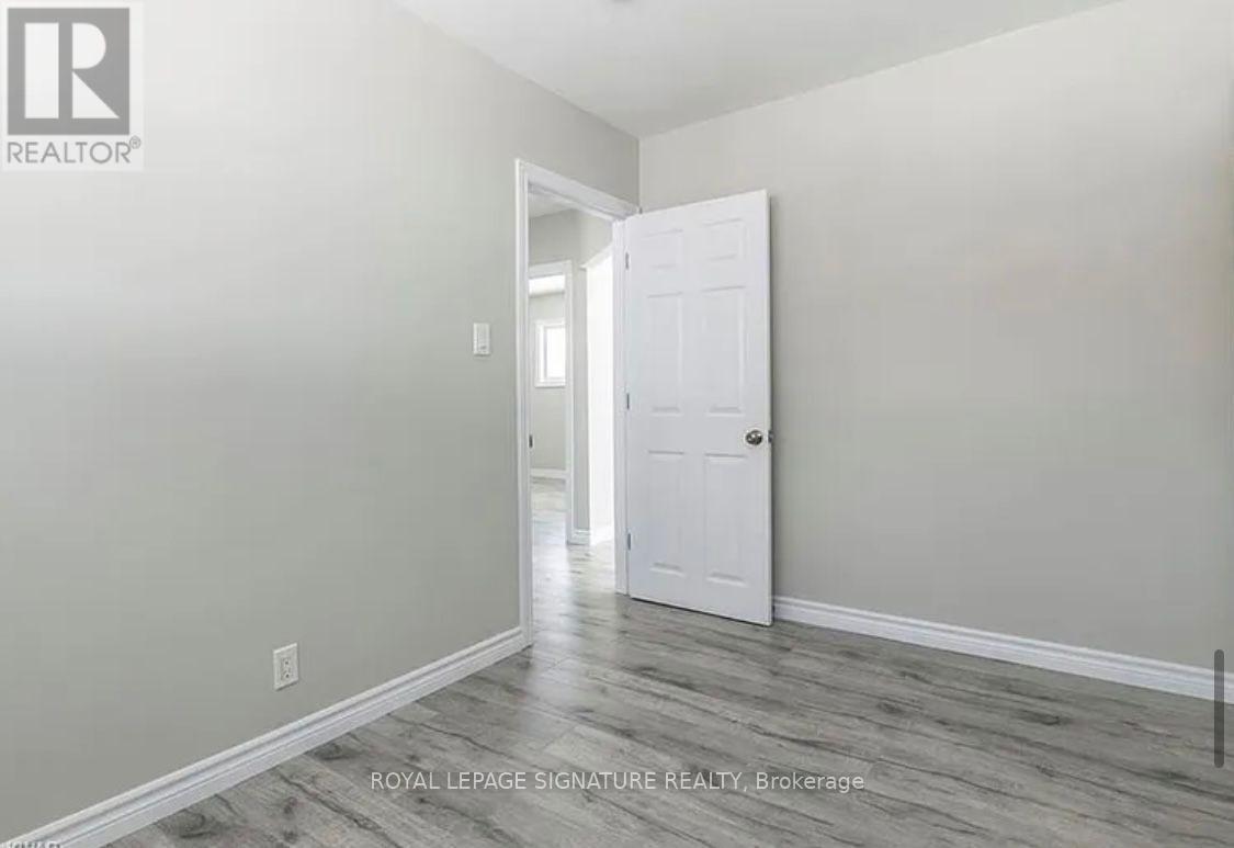 Main - 116 Siebert Avenue, Kitchener, Ontario  N2C 2A8 - Photo 11 - X12890612