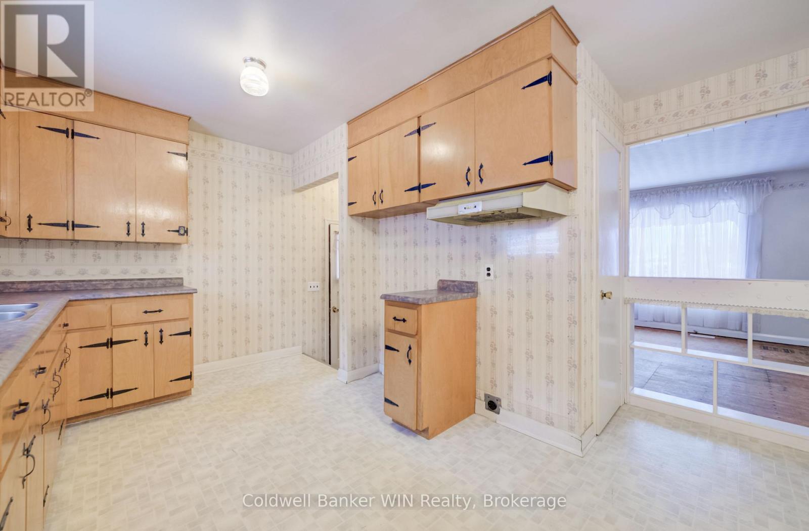 130 King Street E, Wellington North (Mount Forest), Ontario  N0G 2L2 - Photo 13 - X12784560