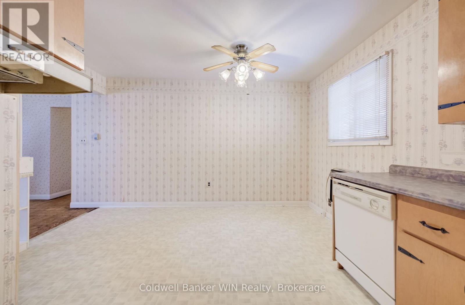 130 King Street E, Wellington North (Mount Forest), Ontario  N0G 2L2 - Photo 14 - X12784560