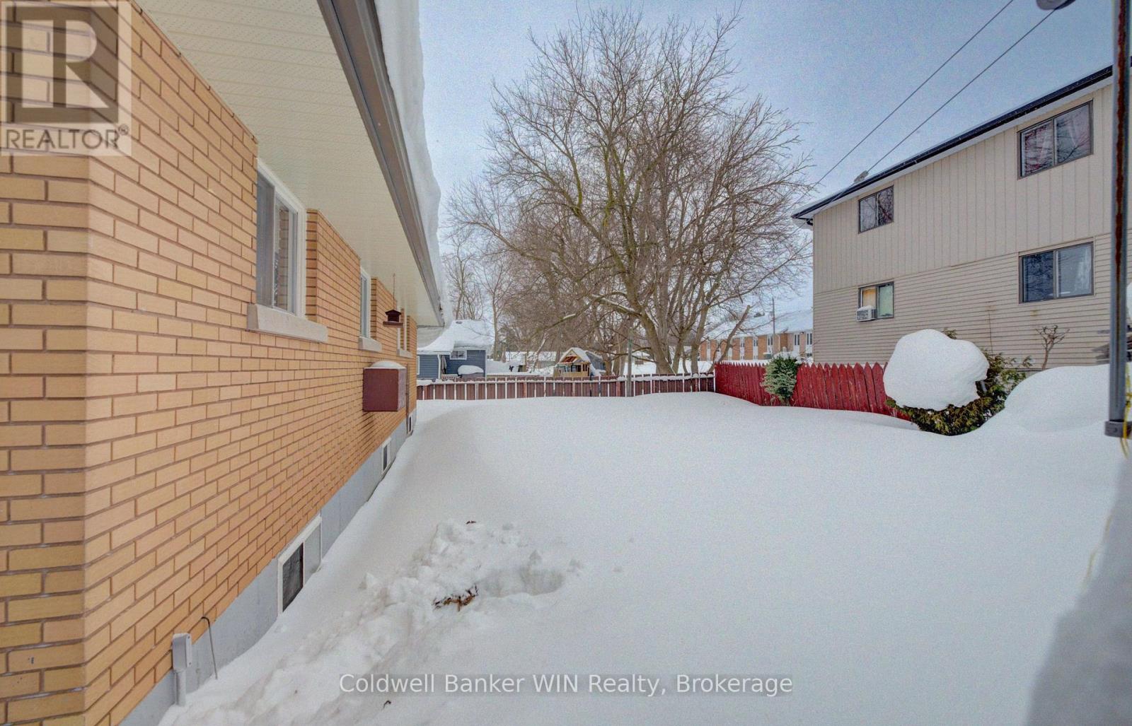 130 King Street E, Wellington North (Mount Forest), Ontario  N0G 2L2 - Photo 28 - X12784560