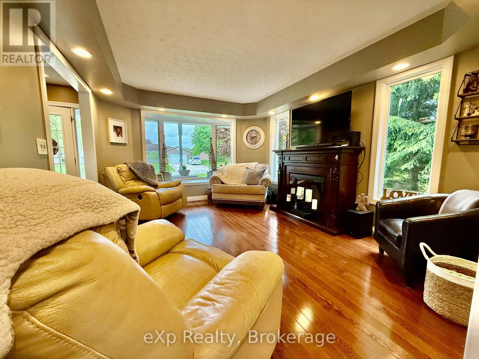 3 Gray Court, South Bruce, Ontario  N0G 2J0 - Photo 9 - X12886792