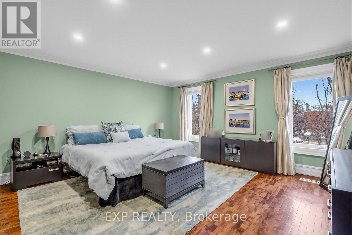 241 Poplar Plains Street, Toronto, Ontario  M4V 2N8 - Photo 19 - C12858802