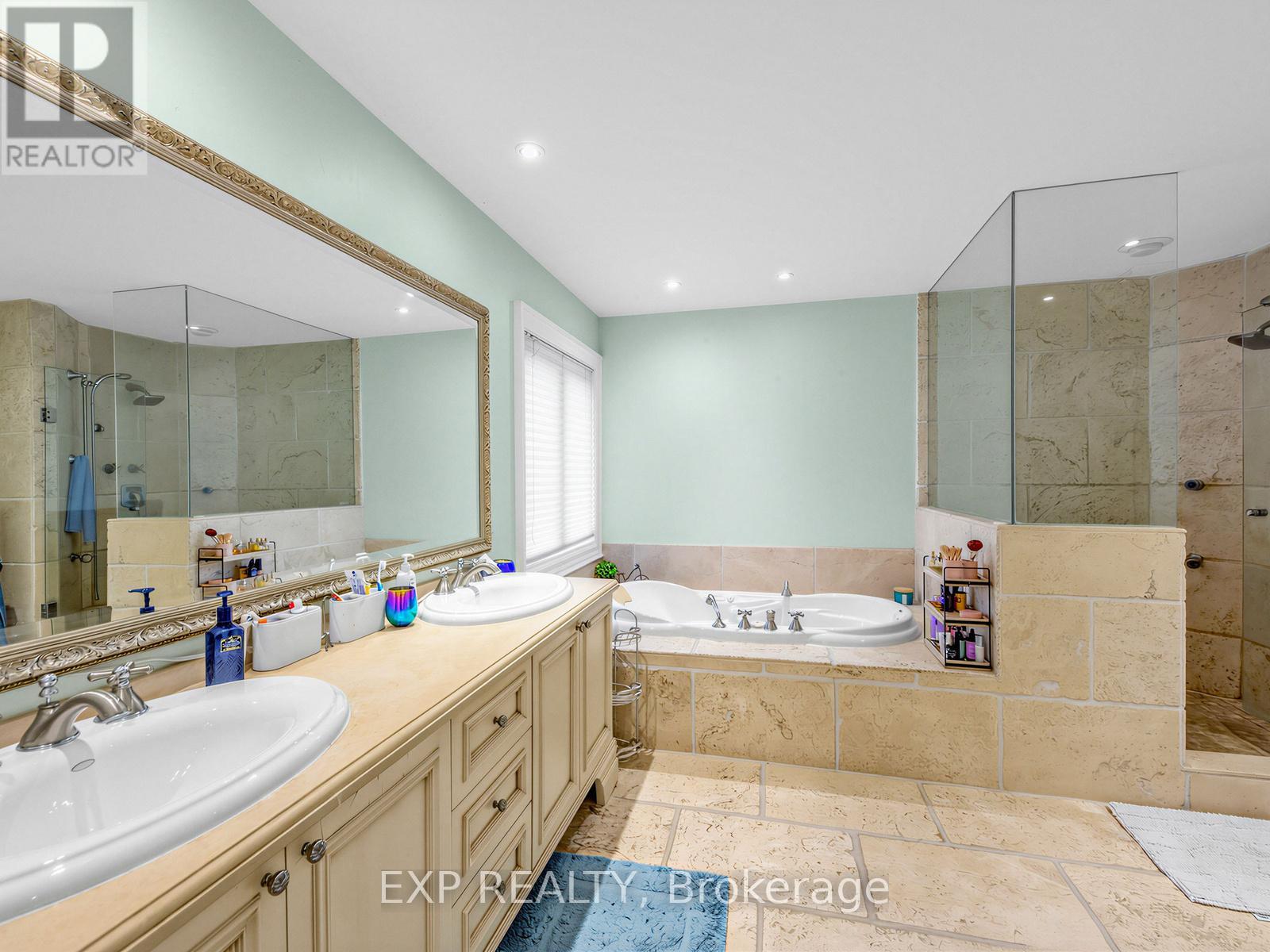 241 Poplar Plains Street, Toronto, Ontario  M4V 2N8 - Photo 21 - C12858802