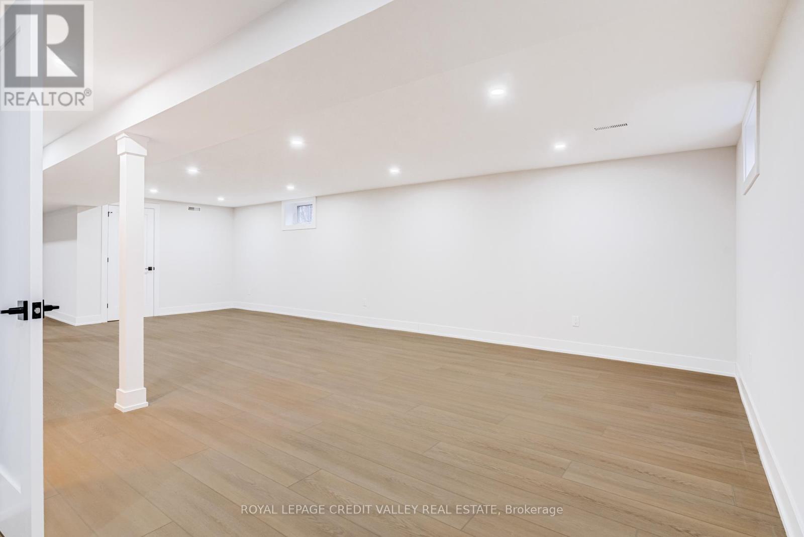 500 Selsey Drive, Mississauga, Ontario  L5A 1B9 - Photo 35 - W12890422