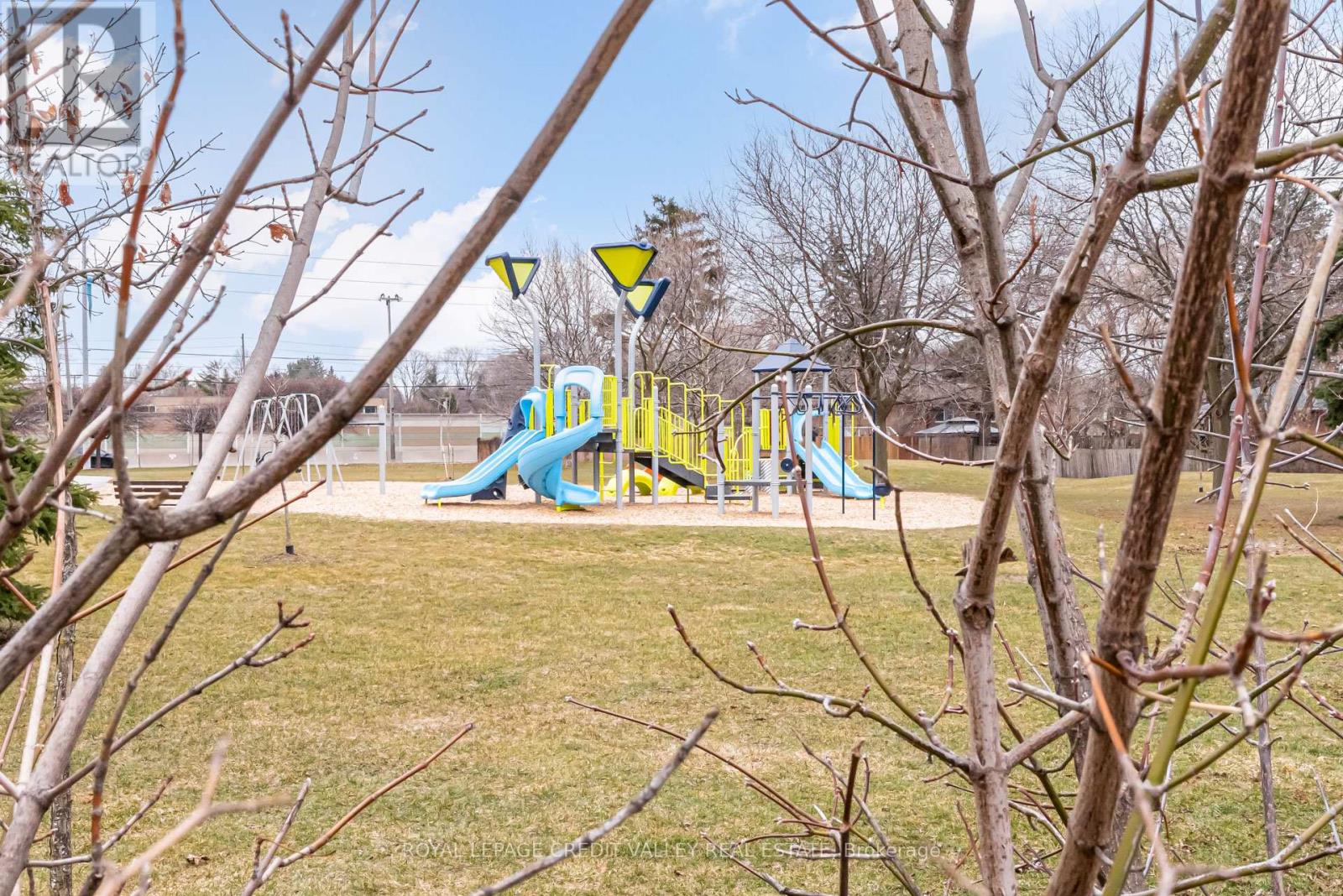 500 Selsey Drive, Mississauga, Ontario  L5A 1B9 - Photo 24 - W12890422