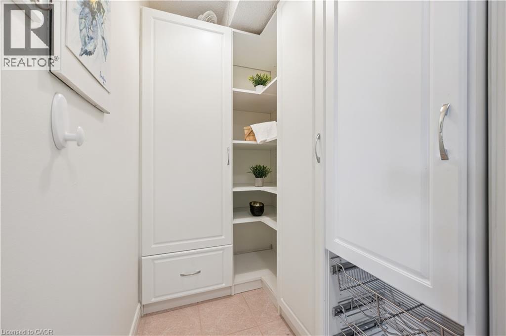 2121 Lakeshore Road Unit# 401, Burlington, Ontario  L7R 1C9 - Photo 18 - 40778619