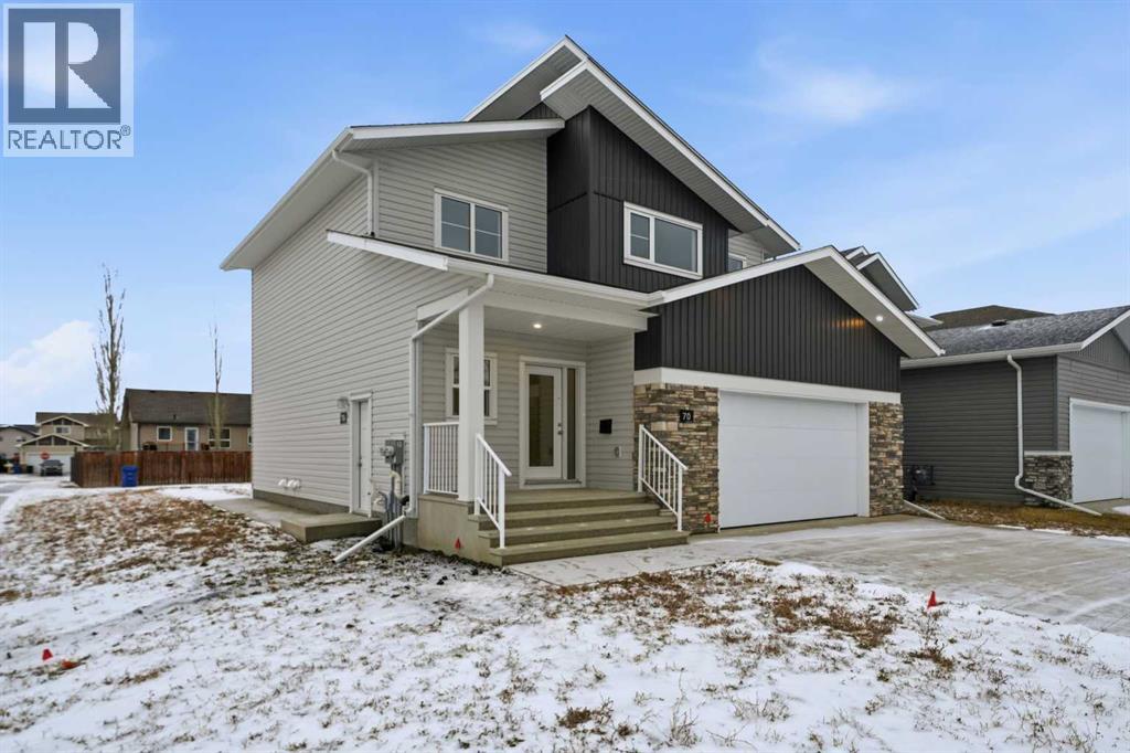 70 Palmer Circle, Blackfalds, Alberta  T0M 0J2 - Photo 2 - A2273755