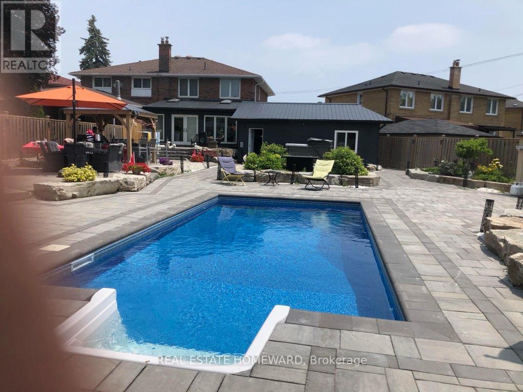 18 Wyndcliff Crescent, Toronto, Ontario  M4A 2K1 - Photo 25 - C12548804