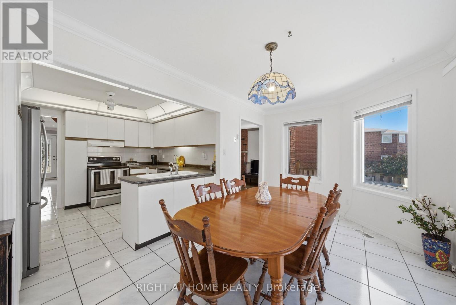 4219 Preston Trail, Mississauga, Ontario  L4W 4R7 - Photo 17 - W12850310