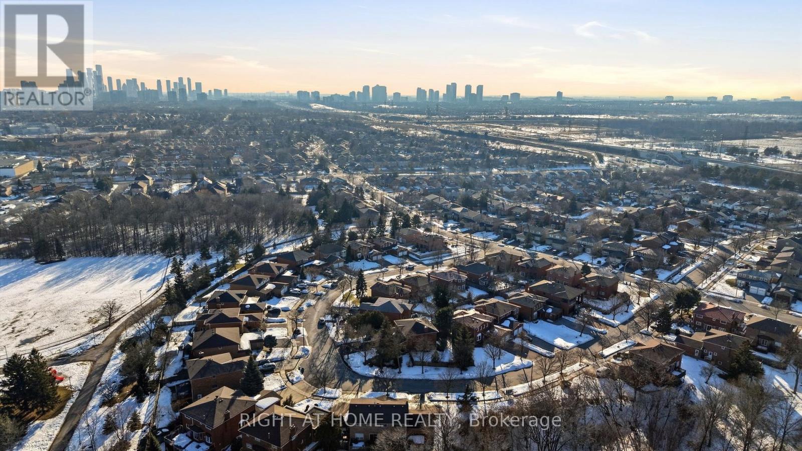 4219 Preston Trail, Mississauga, Ontario  L4W 4R7 - Photo 48 - W12850310