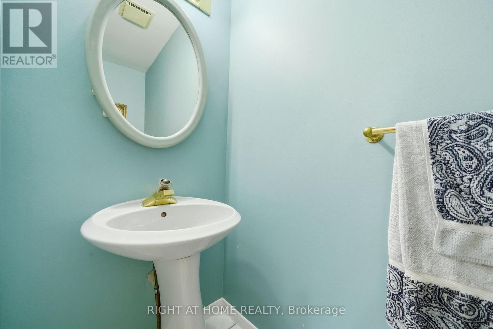 4219 Preston Trail, Mississauga, Ontario  L4W 4R7 - Photo 8 - W12850310