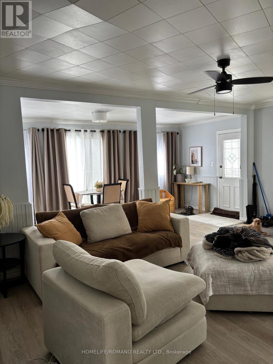 15 Pleasure Street, Kawartha Lakes, Ontario  K0M 1G0 - Photo 10 - X12884276