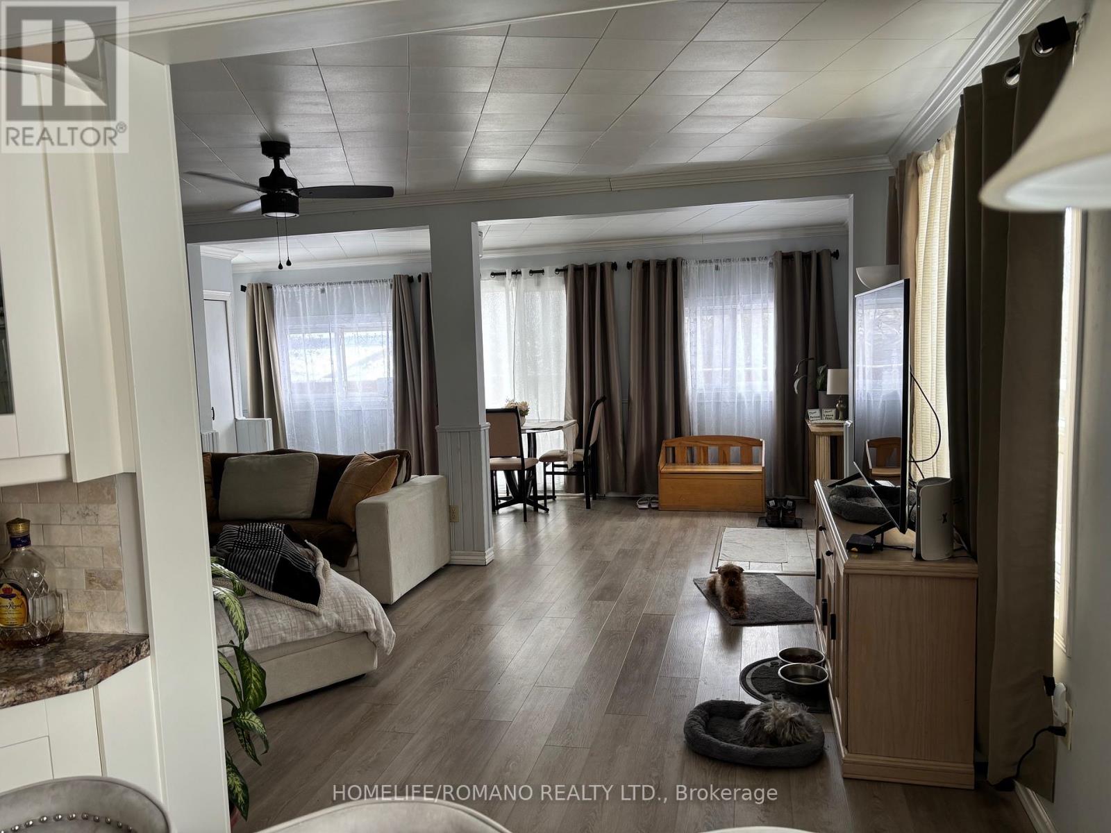 15 Pleasure Street, Kawartha Lakes, Ontario  K0M 1G0 - Photo 11 - X12884276