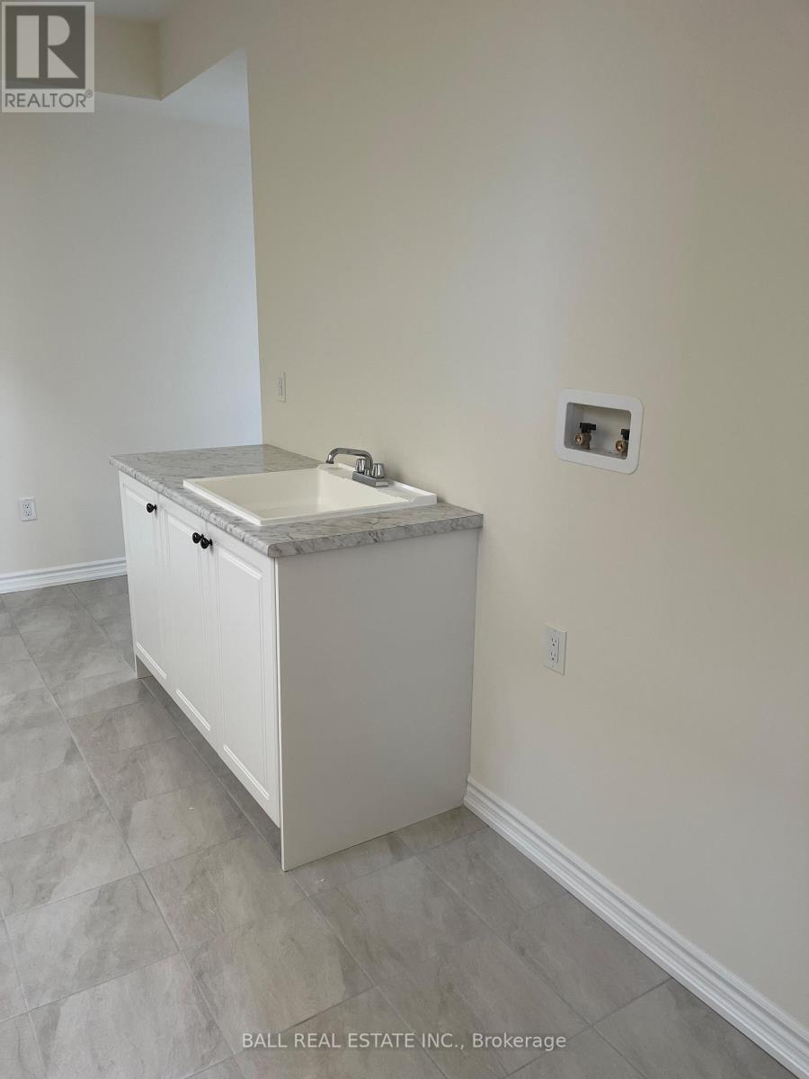 33 - 104 Golden Meadows Drive, Otonabee-South Monaghan, Ontario  K9J 6Y3 - Photo 11 - X12890758