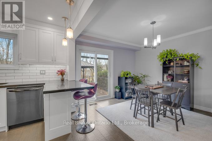 163 Ross Lane, Oakville (Ro River Oaks), Ontario  L6H 5K3 - Photo 11 - W12652848