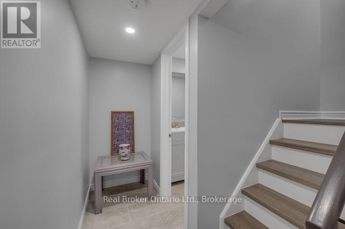 163 Ross Lane, Oakville (Ro River Oaks), Ontario  L6H 5K3 - Photo 25 - W12652848