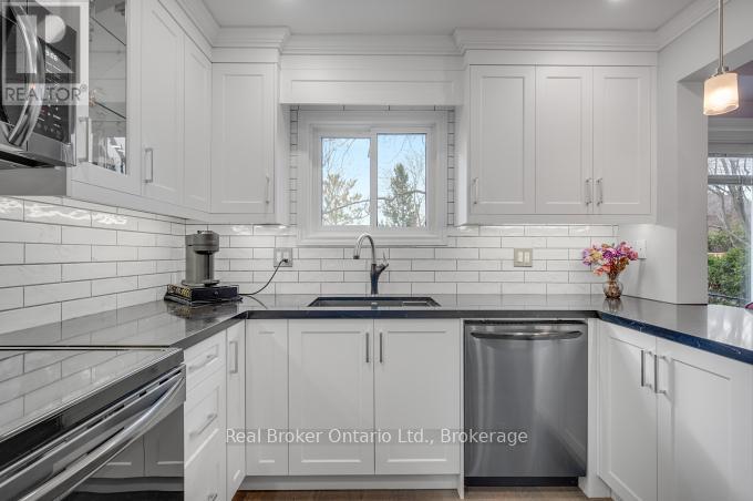 163 Ross Lane, Oakville (Ro River Oaks), Ontario  L6H 5K3 - Photo 14 - W12652848